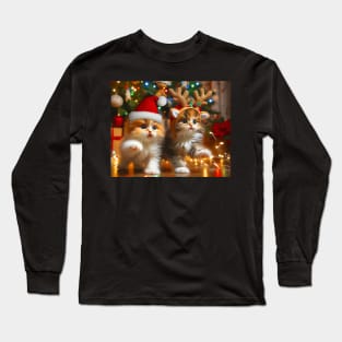 Cute kittens with Santa Claus and reindeer hats and Christmas tree Long Sleeve T-Shirt